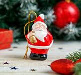 Сувенир керамический Дед Мороз с колокольчиком 6,9х4,4х3см 1063183
